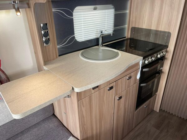 Swift Challenger 645 bj.2018 QUEENSBED,TANDEMASSER, DOUCHE - Afbeelding 35