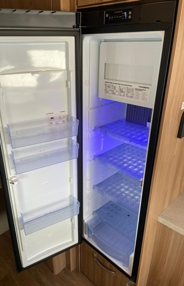 Swift Challenger 645 bj.2018 QUEENSBED,TANDEMASSER, DOUCHE - Afbeelding 28