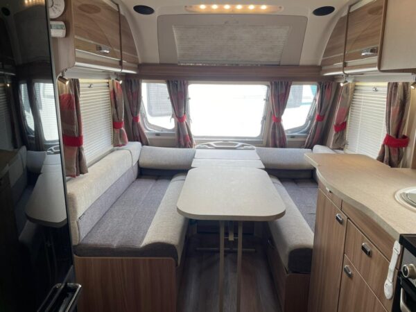 Swift Challenger 645 bj.2018 QUEENSBED,TANDEMASSER, DOUCHE - Afbeelding 13