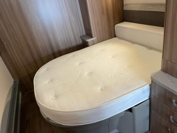 Swift Challenger 645 bj.2018 QUEENSBED,TANDEMASSER, DOUCHE - Afbeelding 26