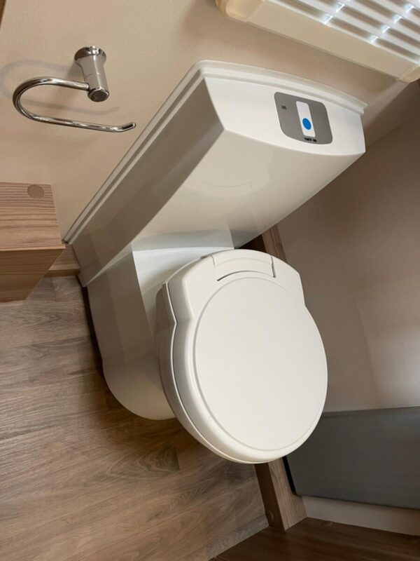 Swift Challenger 645 bj.2018 QUEENSBED,TANDEMASSER, DOUCHE - Afbeelding 38
