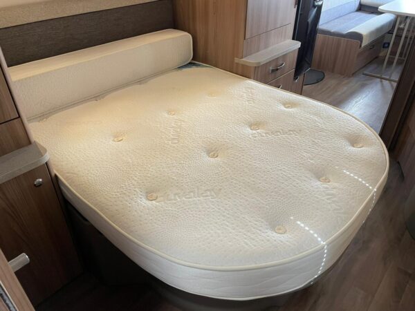 Swift Challenger 645 bj.2018 QUEENSBED,TANDEMASSER, DOUCHE - Afbeelding 20