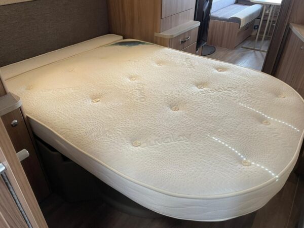 Swift Challenger 645 bj.2018 QUEENSBED,TANDEMASSER, DOUCHE - Afbeelding 19