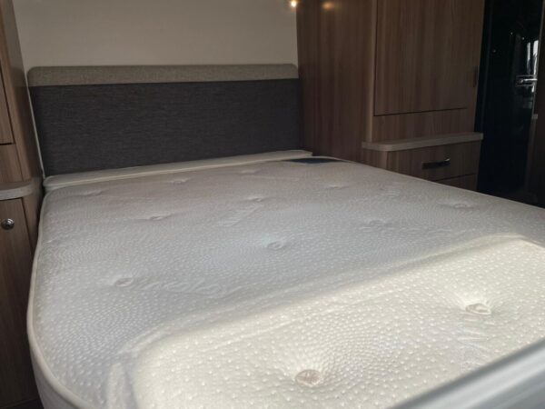 Swift Challenger 645 bj.2018 QUEENSBED,TANDEMASSER, DOUCHE - Afbeelding 17