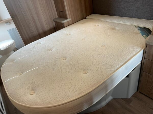 Swift Challenger 645 bj.2018 QUEENSBED,TANDEMASSER, DOUCHE - Afbeelding 16