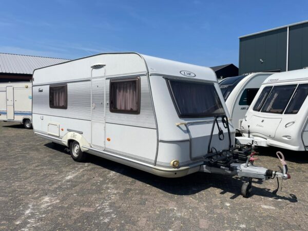 LMC Favorit 555 bj. 2005, met MOVER, VOORTENT, DOUCHE