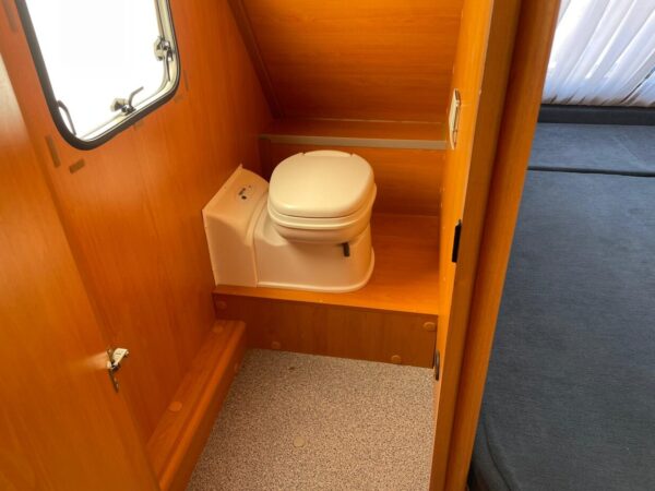 Dethleffs Travel Sleeper bj.2006 met mover, voortent, luifel - Afbeelding 13