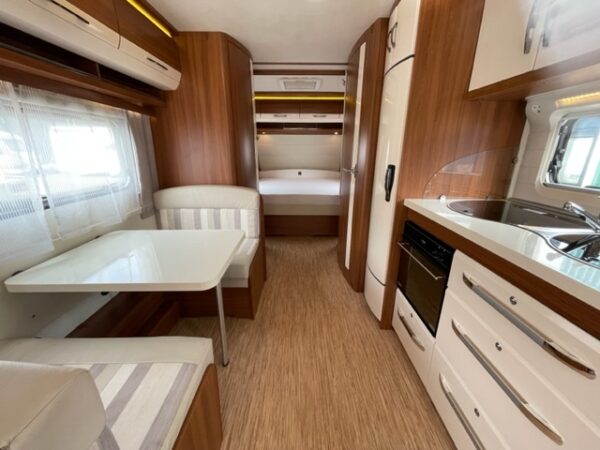 HOBBY VIP 695, bj.2015, 5 SLAAPPLAATSEN, NIEUWE VOORTENT - Afbeelding 6
