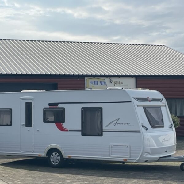 BURSTNER Averso 570 TS bj.2018, met QUEENSBED, ZONNEPANEEL, MOVER