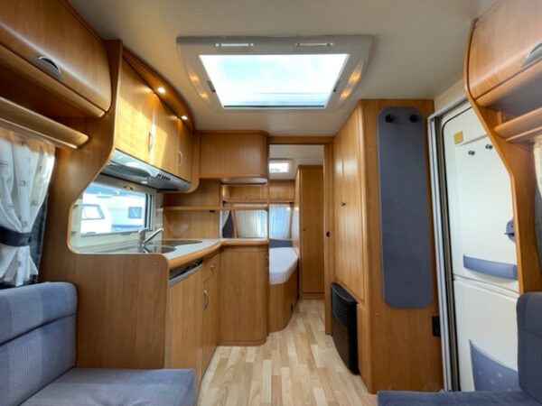 HOBBY Excellent Easy 460 UFE bj.2004, met VOORTENT en LUIFEL - Afbeelding 20