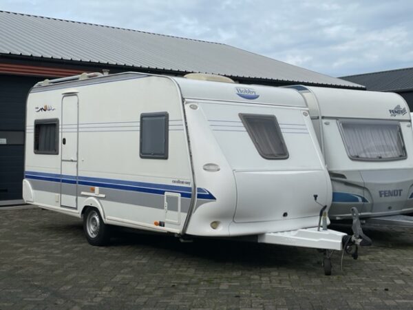 HOBBY Excellent Easy 460 UFE bj.2004, met VOORTENT en LUIFEL