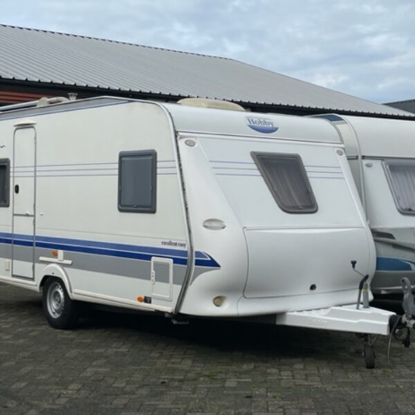 HOBBY Excellent Easy 460 UFE bj.2004, met VOORTENT en LUIFEL