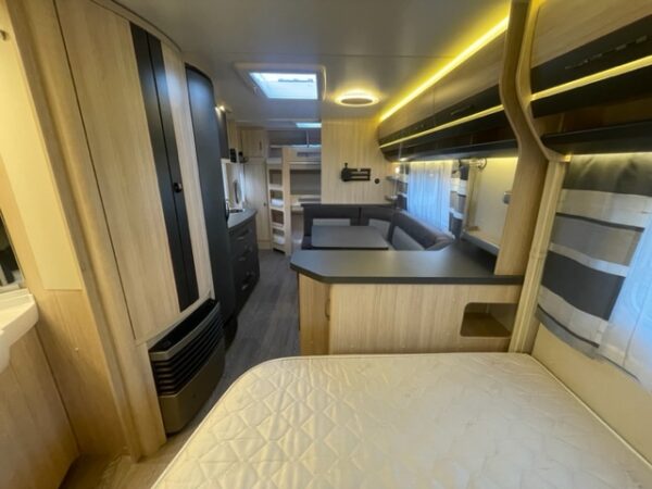 HOBBY de Luxe 560 KMFE bj.2017, 3 x STAPELBED, AICRO - Afbeelding 10