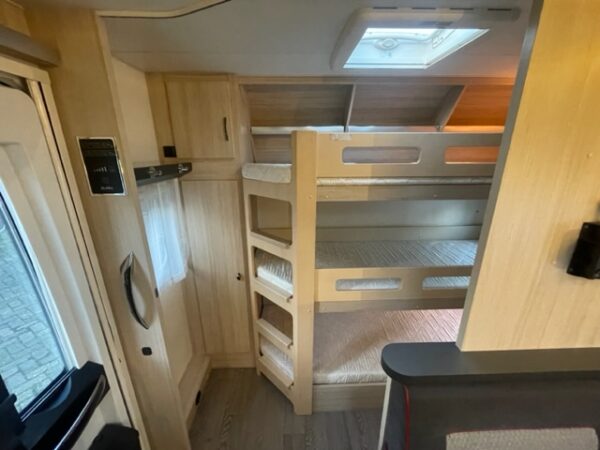 HOBBY de Luxe 560 KMFE bj.2017, 3 x STAPELBED, AICRO - Afbeelding 14