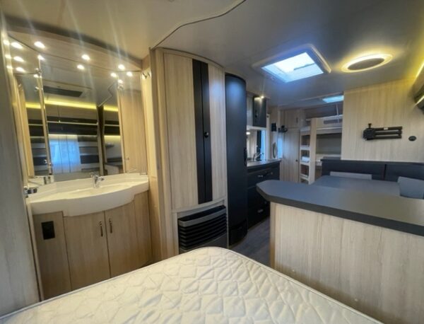 HOBBY de Luxe 560 KMFE bj.2017, 3 x STAPELBED, AICRO - Afbeelding 22