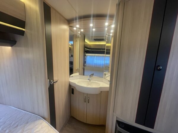 HOBBY de Luxe 560 KMFE bj.2017, 3 x STAPELBED, AICRO - Afbeelding 24