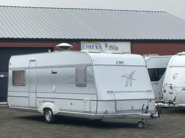 LMC Dominant 560 bj.2001, met FRANSBED, DOUCHE, VOORTENT