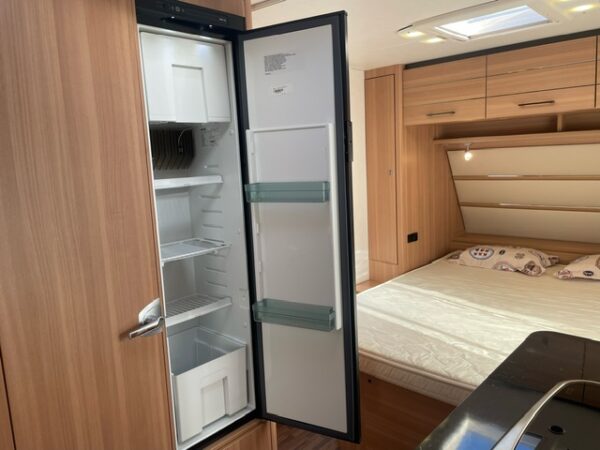 LMC Style 450D bj. 2015,MOVER NIEUWE ZAKLUIFEL EN QUEENSBED - Afbeelding 19