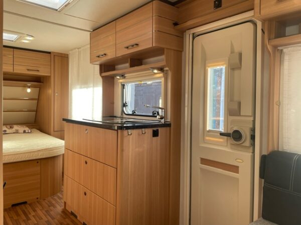 LMC Style 450D bj. 2015,MOVER NIEUWE ZAKLUIFEL EN QUEENSBED - Afbeelding 10