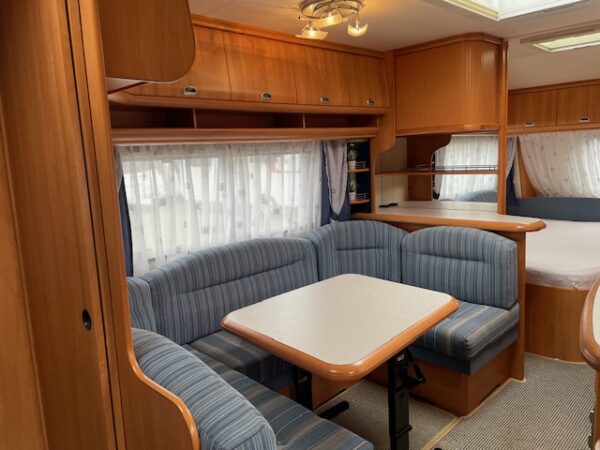 Hobby De luxe 560 Kmfe, bj.2006, 7 persoons, mover, voortent - Afbeelding 21