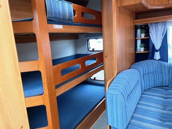 Hobby De luxe 560 Kmfe, bj.2006, 7 persoons, mover, voortent - Afbeelding 11