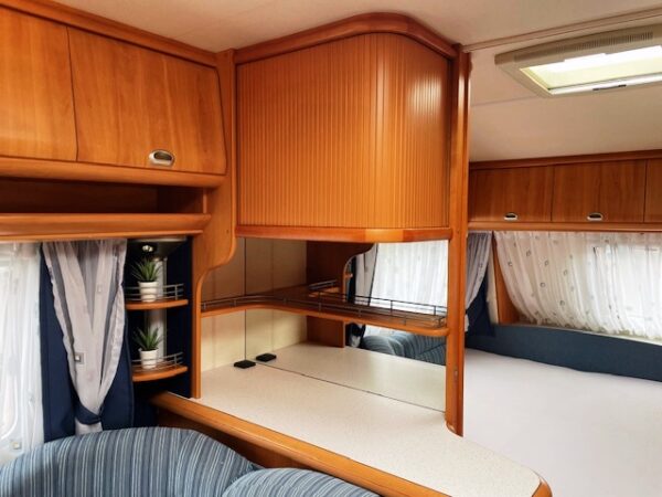 Hobby De luxe 560 Kmfe, bj.2006, 7 persoons, mover, voortent - Afbeelding 23