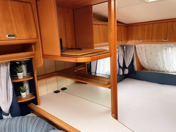 Hobby De luxe 560 Kmfe, bj.2006, 7 persoons, mover, voortent - Afbeelding 22