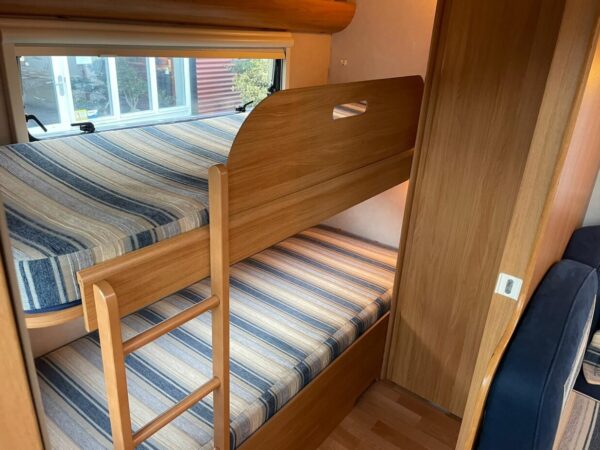 Adria Classica 613 PK, BJ.2008 Alde en Airco6 slaapplaatsen - Afbeelding 8