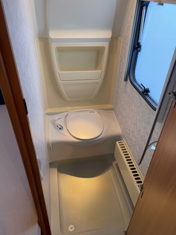 Adria Classica 613 PK, BJ.2008 Alde en Airco6 slaapplaatsen - Afbeelding 31