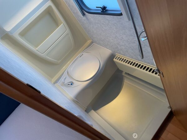 Adria Classica 613 PK, BJ.2008 Alde en Airco6 slaapplaatsen - Afbeelding 30
