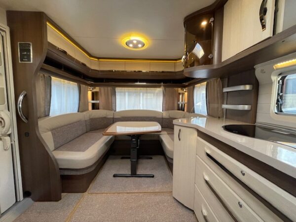 HOBBY Prestige 720 UKFE bj.2015, 7 SLAAPPLAATSEN MOVER AIRCO - Afbeelding 6