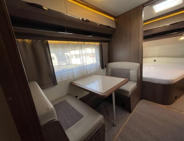 HOBBY Prestige 720 UKFE bj.2015, 7 SLAAPPLAATSEN MOVER AIRCO - Afbeelding 11