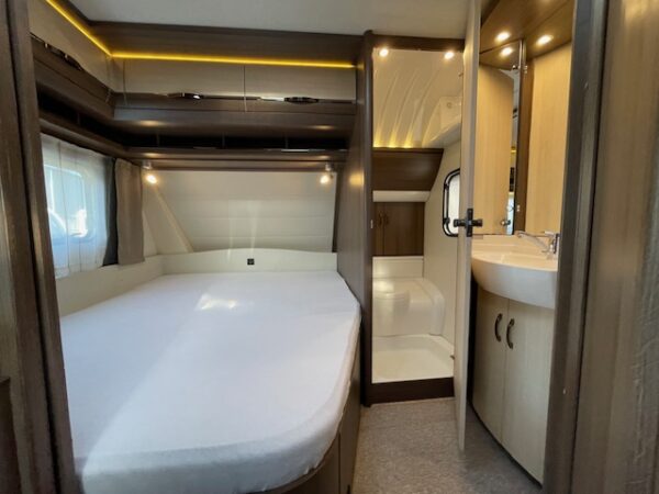 HOBBY Prestige 720 UKFE bj.2015, 7 SLAAPPLAATSEN MOVER AIRCO - Afbeelding 13