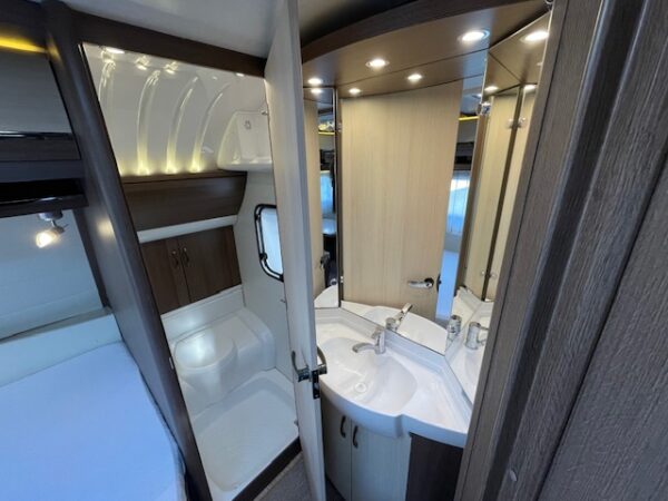 HOBBY Prestige 720 UKFE bj.2015, 7 SLAAPPLAATSEN MOVER AIRCO - Afbeelding 22