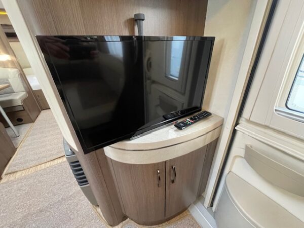 HOBBY Prestige 720 UKFE bj.2015, 7 SLAAPPLAATSEN MOVER AIRCO - Afbeelding 25