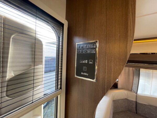 HOBBY Prestige 720 UKFE bj.2015, 7 SLAAPPLAATSEN MOVER AIRCO - Afbeelding 28