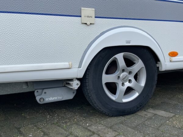 HOBBY De Luxe 560 KMFE bj.2011, KINDERKAMER, MOVER, VOORTENT - Afbeelding 31