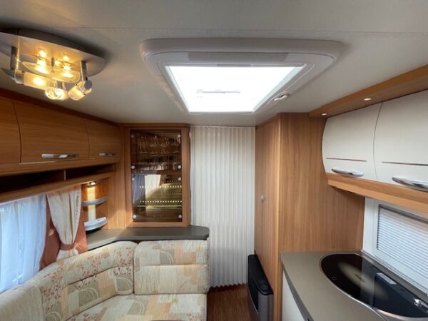 HOBBY De Luxe 560 KMFE bj.2011, KINDERKAMER, MOVER, VOORTENT - Afbeelding 22