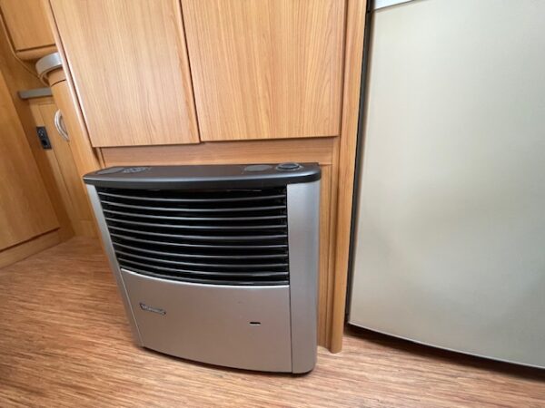 HOBBY De Luxe 560 KMFE bj.2011, KINDERKAMER, MOVER, VOORTENT - Afbeelding 26