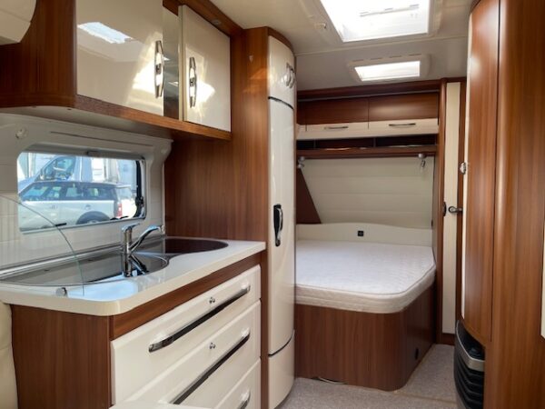 Hobby Excellent 460UFE, bj.2014 met fransbed en mover - Afbeelding 6