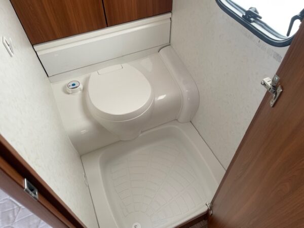 Hobby Excellent 460UFE, bj.2014 met fransbed en mover - Afbeelding 16