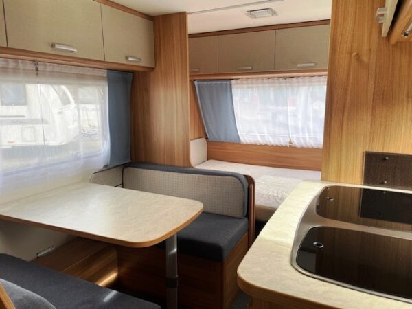 Caravelair Antares 466, bj.2017, 6 persoons met voortent - Afbeelding 6