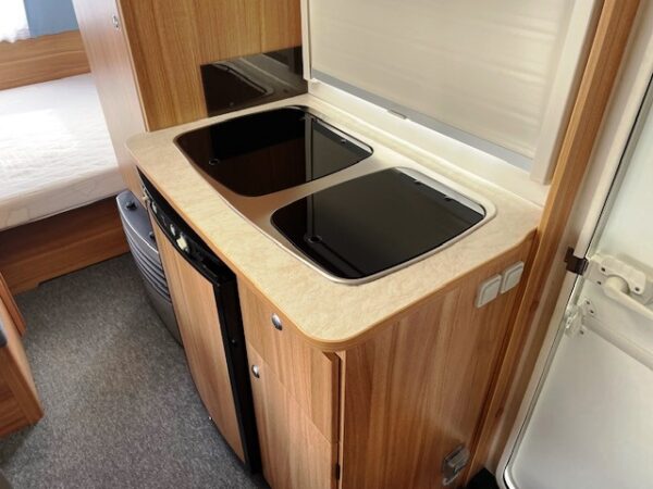 Caravelair Antares 466, bj.2017, 6 persoons met voortent - Afbeelding 13