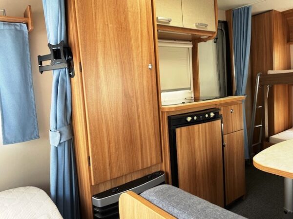 Caravelair Antares 466, bj.2017, 6 persoons met voortent - Afbeelding 12