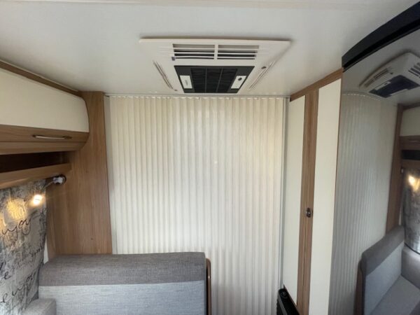 HOBBY De Luxe 400 SFE bj.2021, AIRCO, LUIFEL, VOORTENT - Afbeelding 17