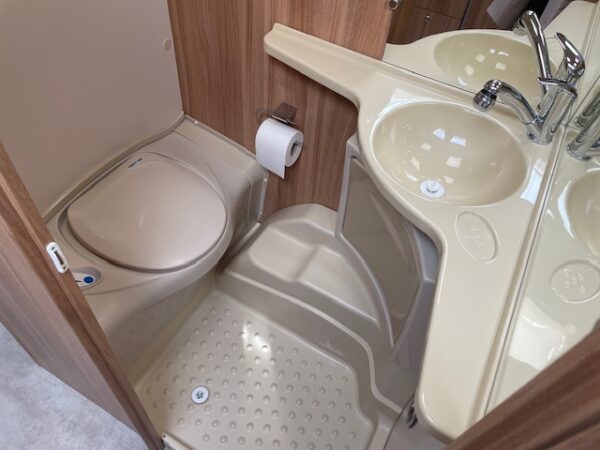 Caravelair Antares Luxe 450, bj.2014 met mover en voortent - Afbeelding 14