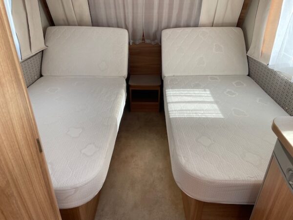 Caravelair Antares Luxe 450, bj.2014 met mover en voortent - Afbeelding 21