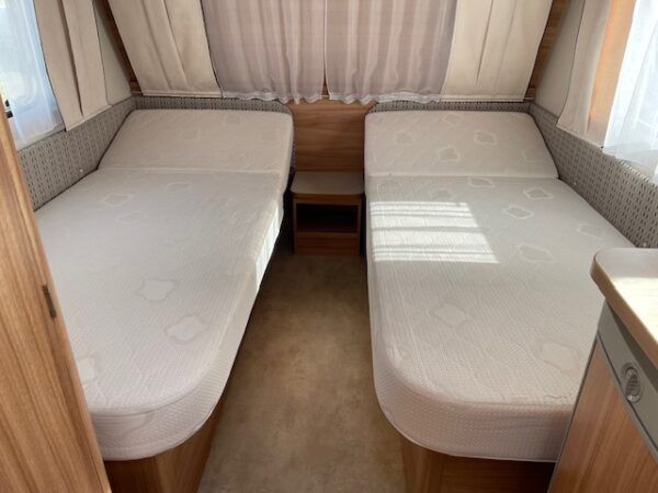 Caravelair Antares Luxe 450, bj.2014 met mover en voortent - Afbeelding 6