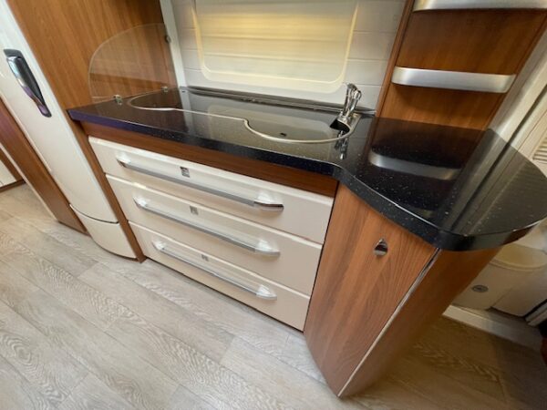 HOBBY Premium 650 UKFE bj.2016, MOVER, KINDERKAMER, CASSETTELUIFEL - Afbeelding 16