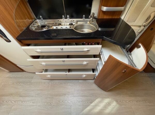 HOBBY Premium 650 UKFE bj.2016, MOVER, KINDERKAMER, CASSETTELUIFEL - Afbeelding 18